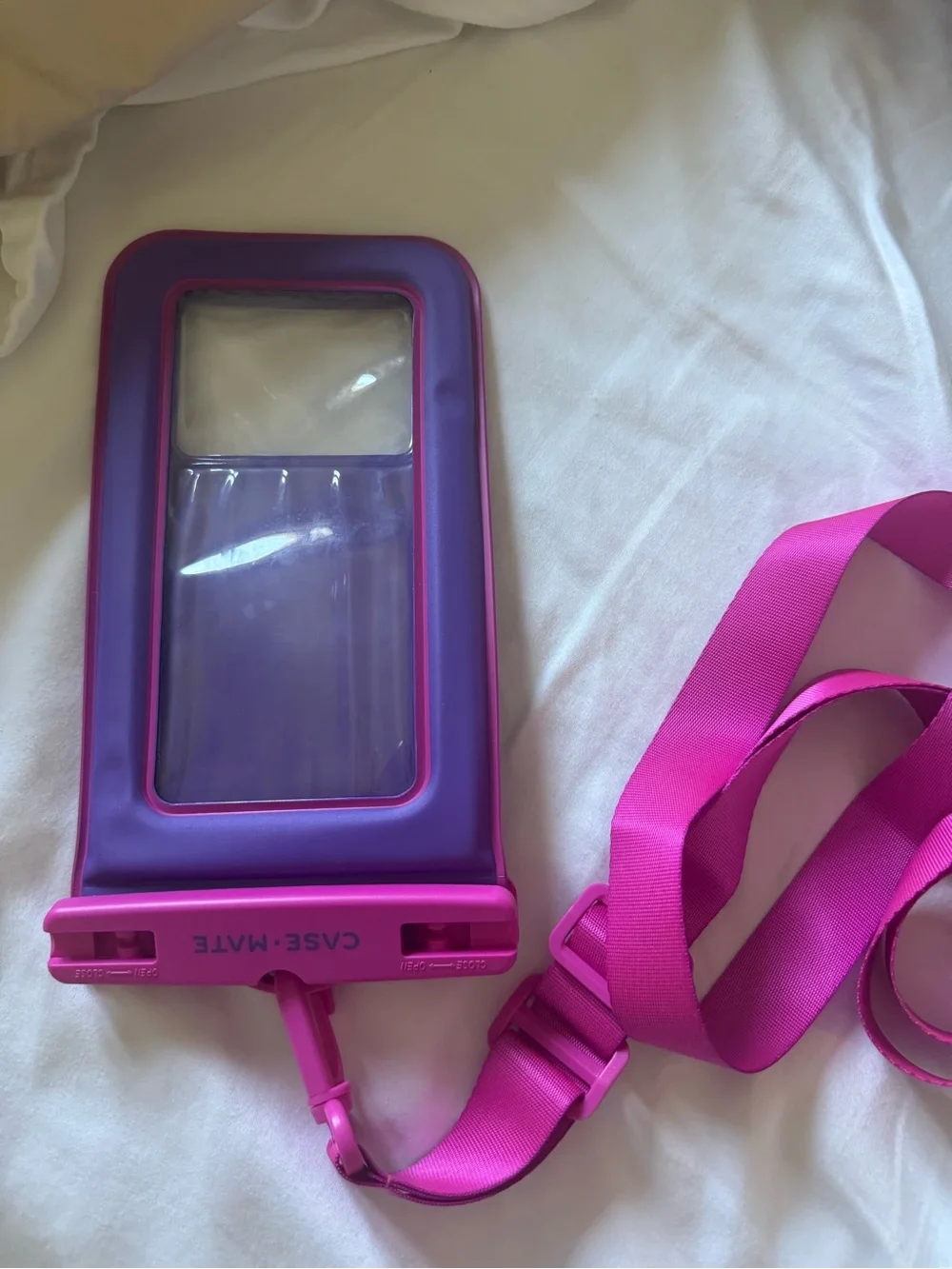 *BRAND NEW NEVER USED* CASE-MATE Waterproof Phone Pouch